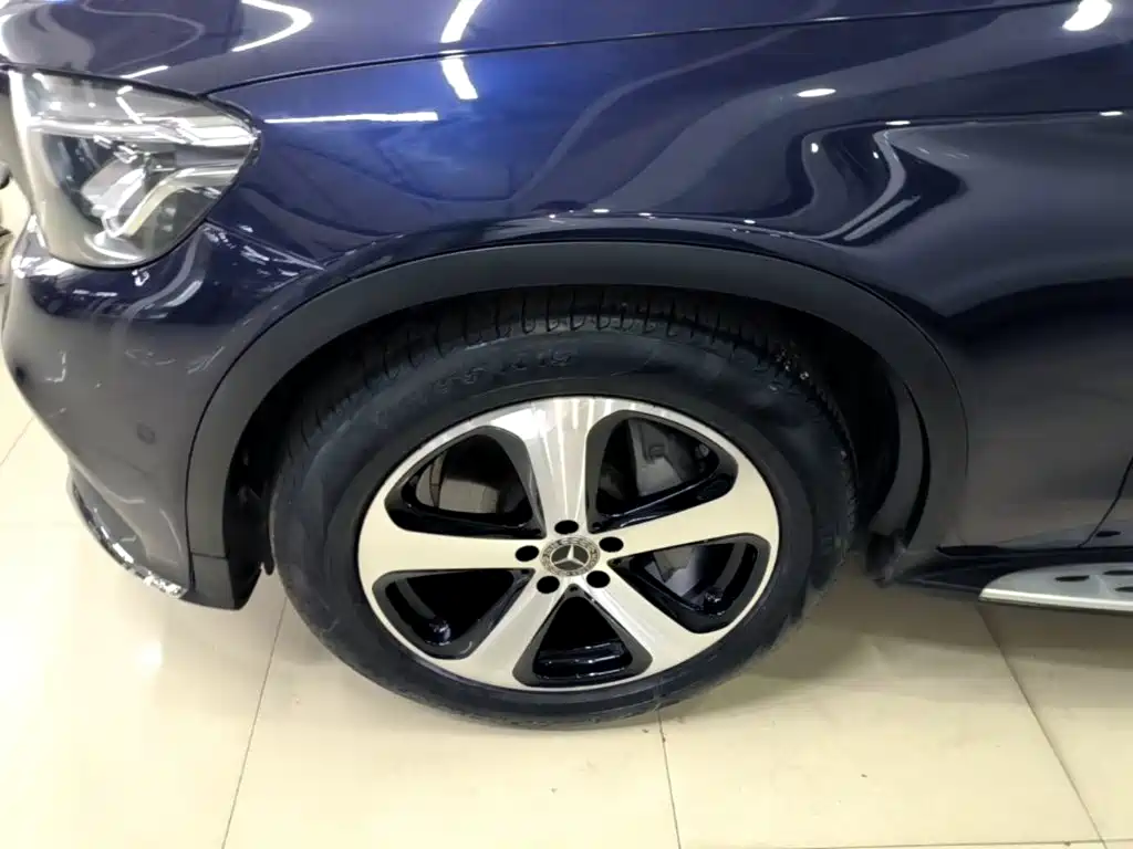 Фото 23 - Mercedes-Benz GLC