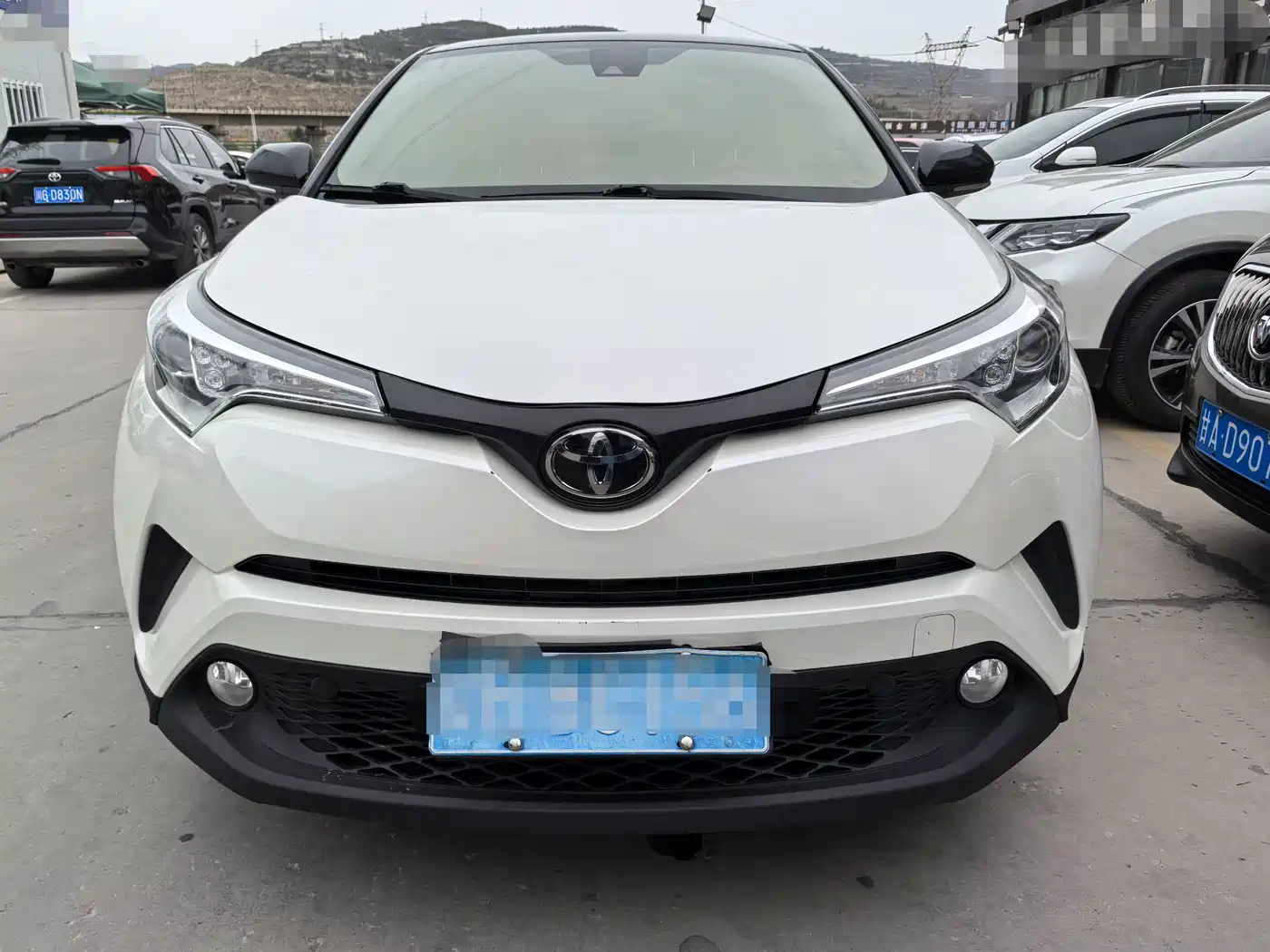 Toyota C-HR 2020 Model 2.0L Leading фото 2