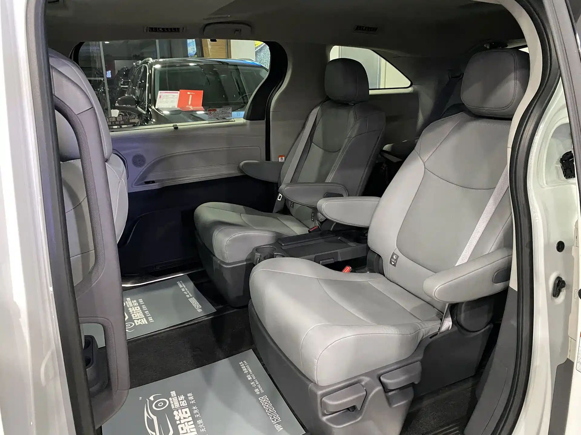Фото 10 - Toyota Granvia