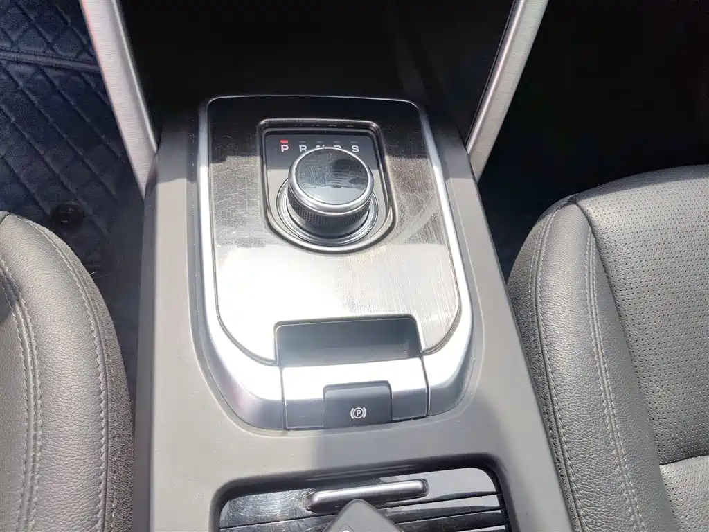 Land Rover Discovery Sport 2018 240PS SE Edition фото 8