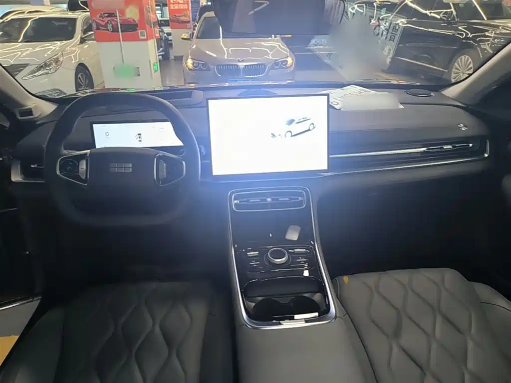 Geely Galaxy Galaxy A7 2025 EM-i 150km Explorer+ Edition фото 10
