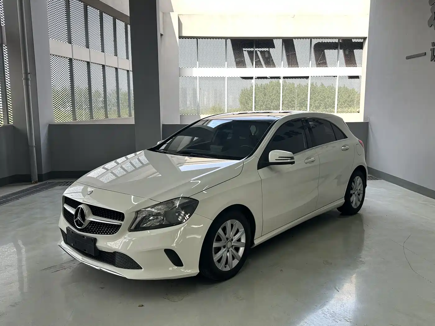 Mercedes-Benz A-Class (Import) 2016 A 180
