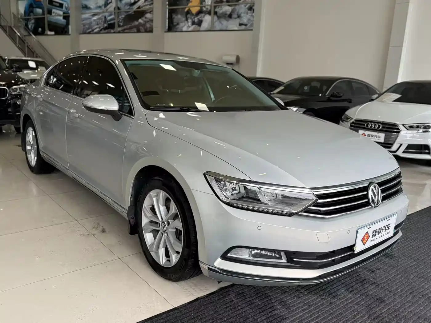 Volkswagen Magotan 2019 330TSI DSG Luxury Class China VI фото 3