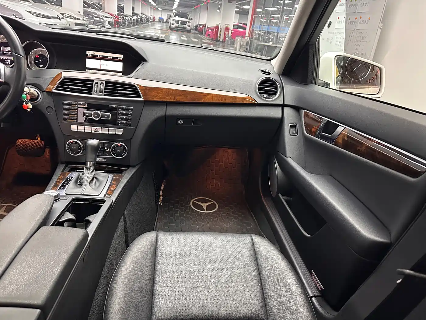 Mercedes-Benz C-Class 2013 C 260 Elegance Grand Edition фото 16
