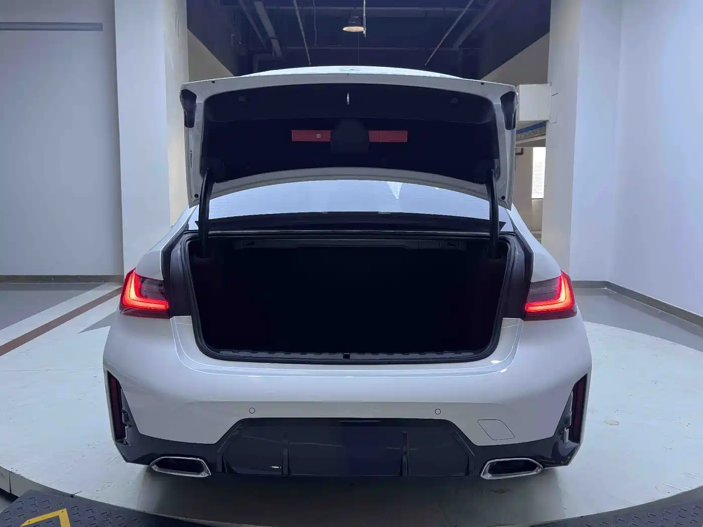 BMW 3 Series 2023 320Li M Sport Package фото 22