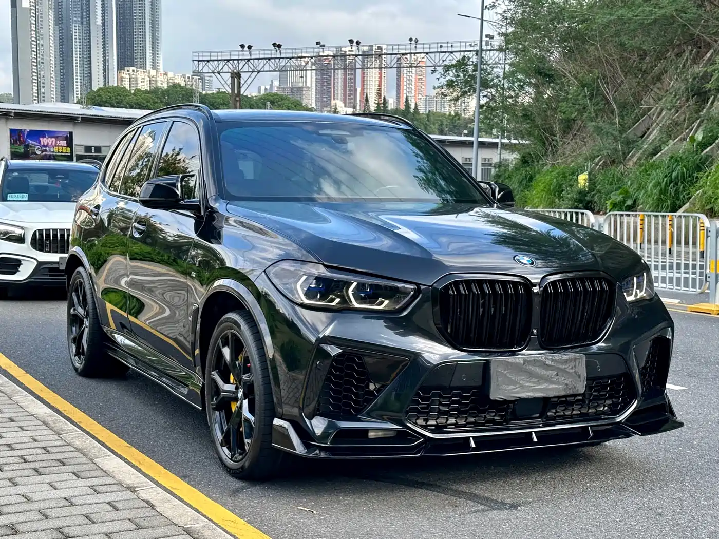 BMW X5 (Import) 2022 xDrive40i Premium M Sport Package фото 3