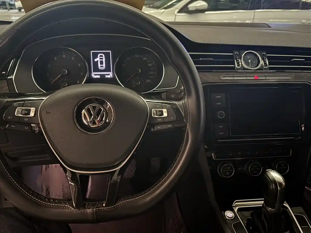 Volkswagen Magotan 2019 330TSI DSG Luxury Class China VI фото 8
