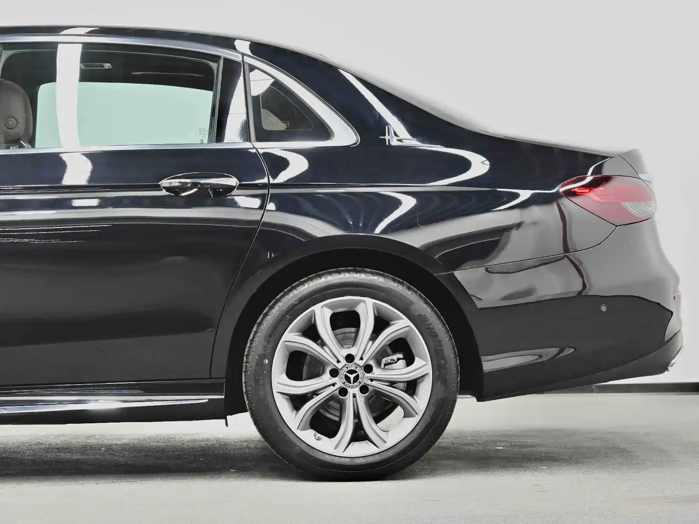 Mercedes-Benz E-Class 2021 E 300 L Sport Fashion фото 22