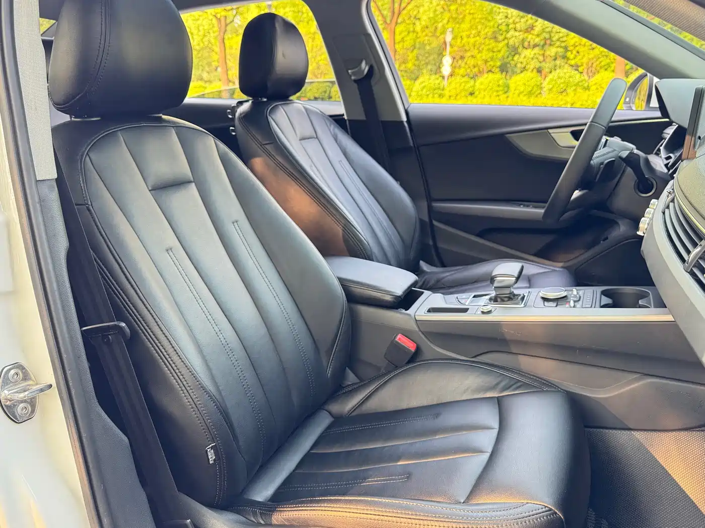 Фото 4 - Audi A4L