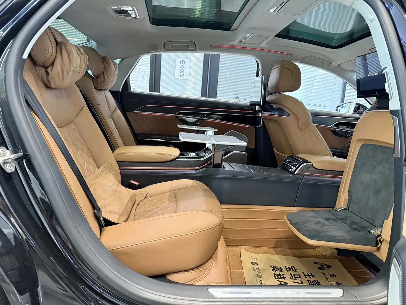 Photo 10 - Audi A8