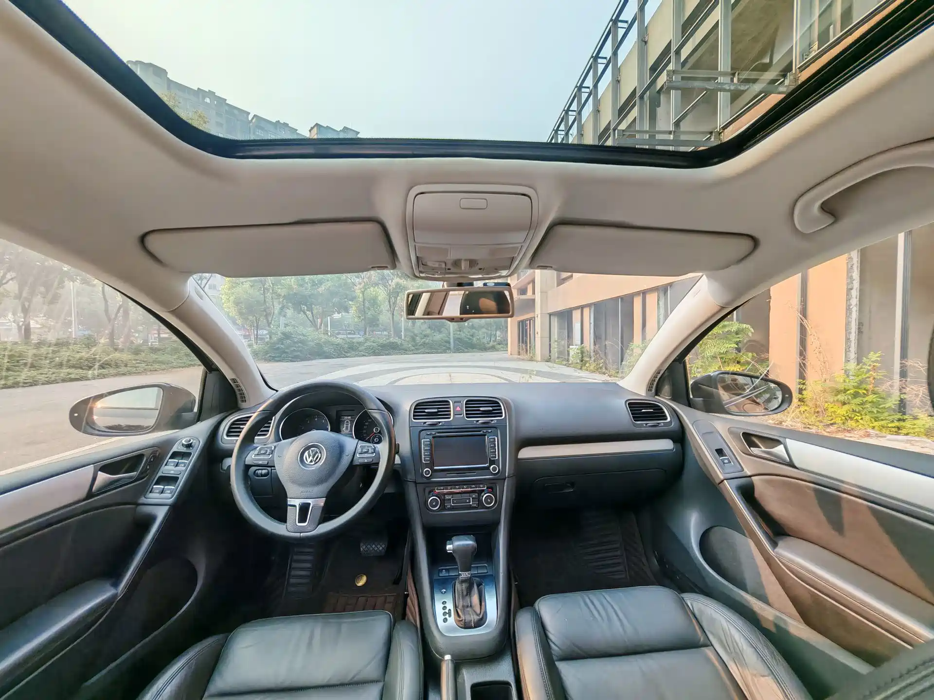 Фото 5 - Volkswagen Golf