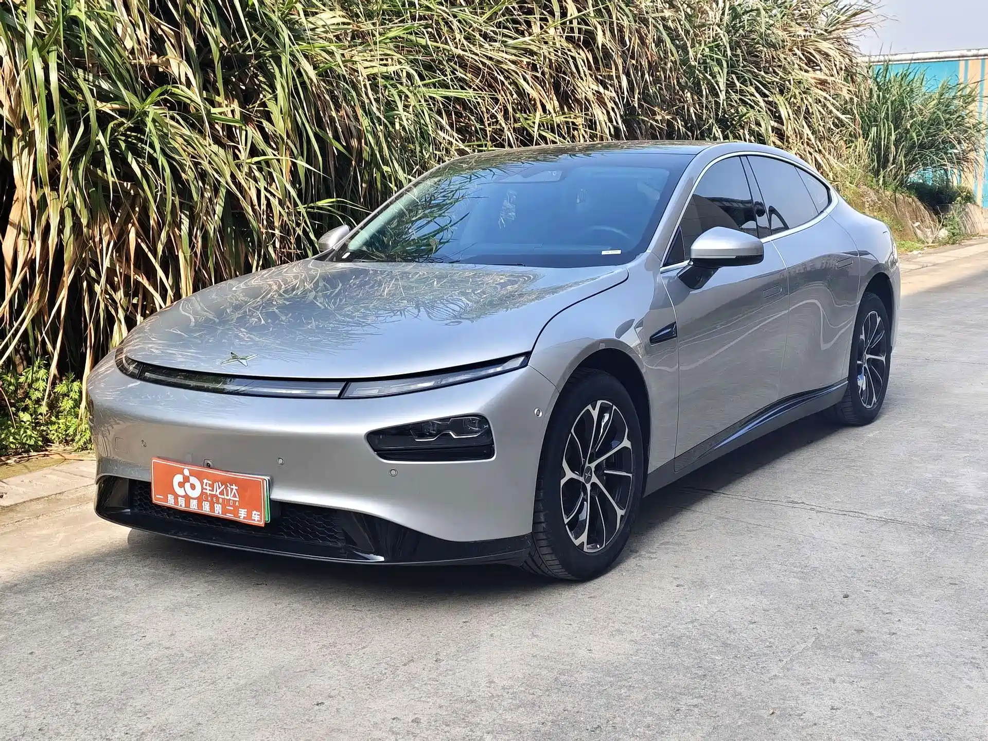 Фото 2 - XPeng P7
