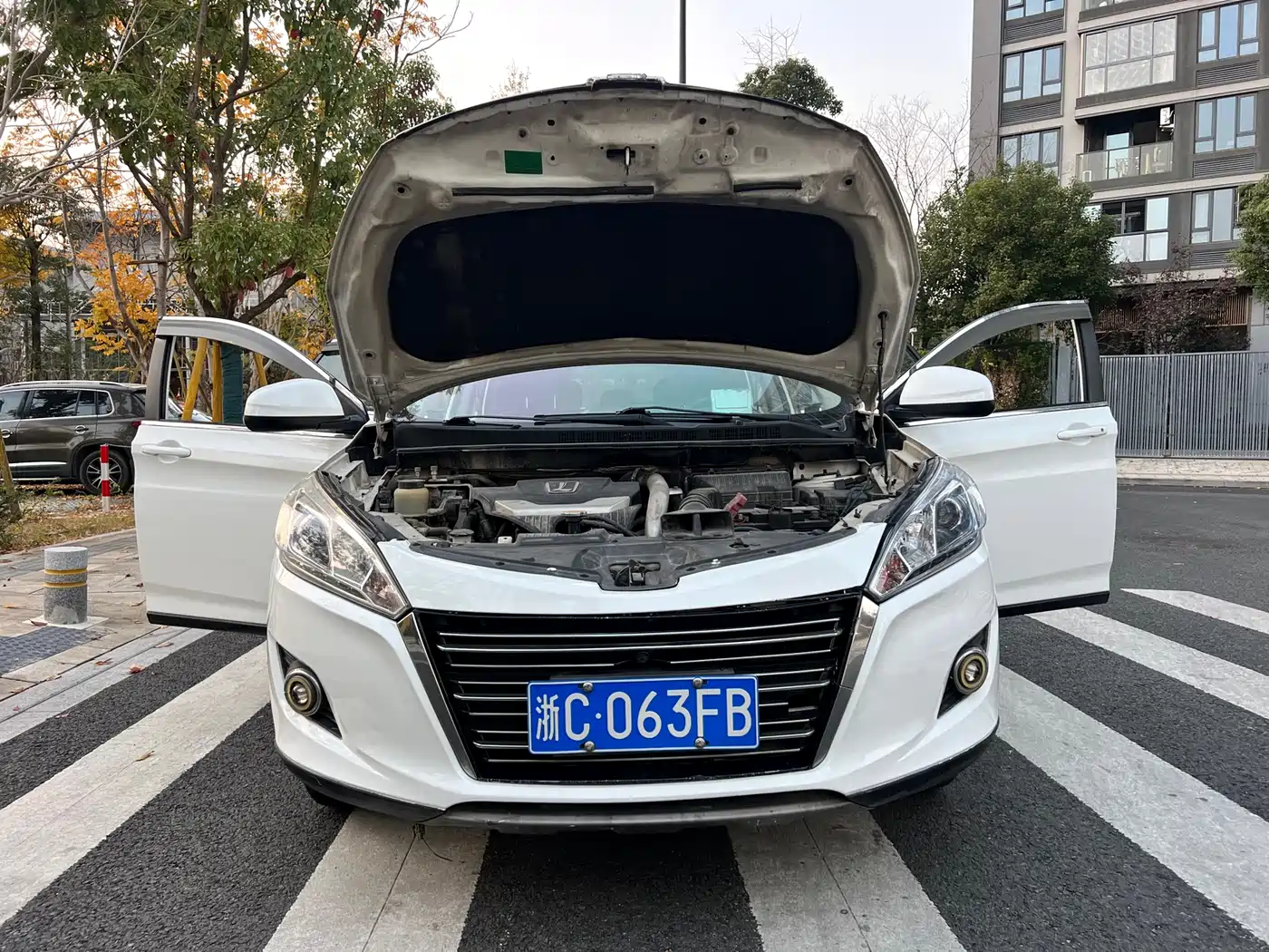 Luxgen U6 SUV 2015 2015 1.8T Fashion Edition