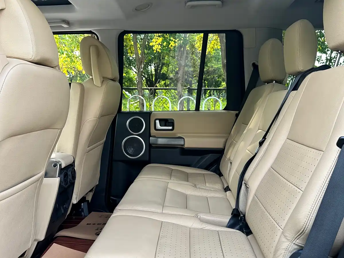 Фото 11 - Land Rover Discovery