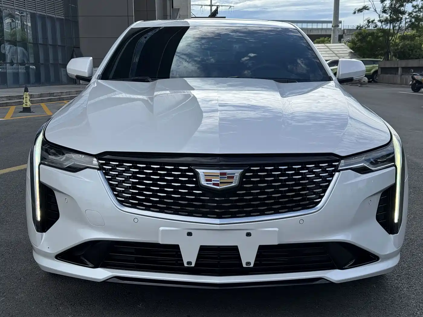Cadillac CT4 2024 2023 28T Luxury Model