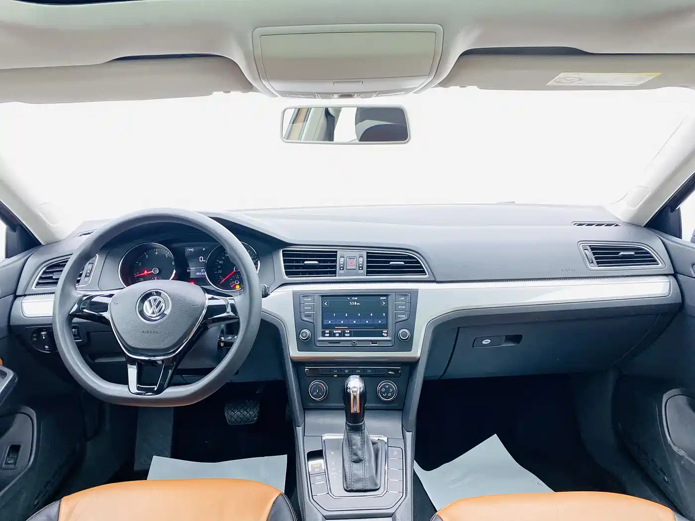 Volkswagen Lamando 2015 230TSI DSG Style фото 7