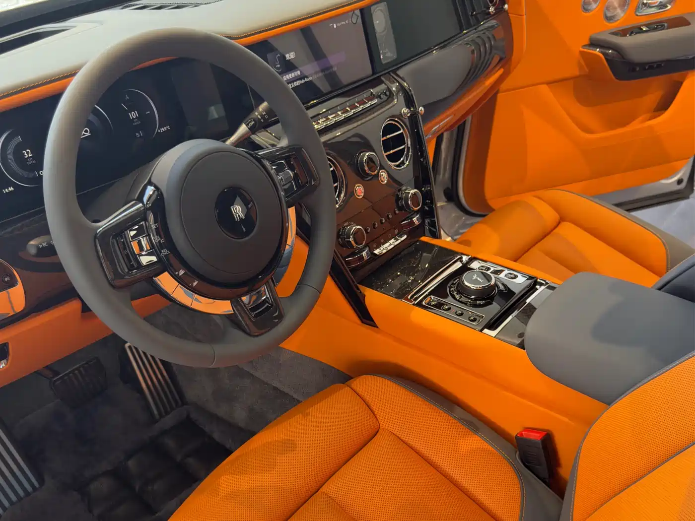 Rolls-Royce Cullinan фото 7
