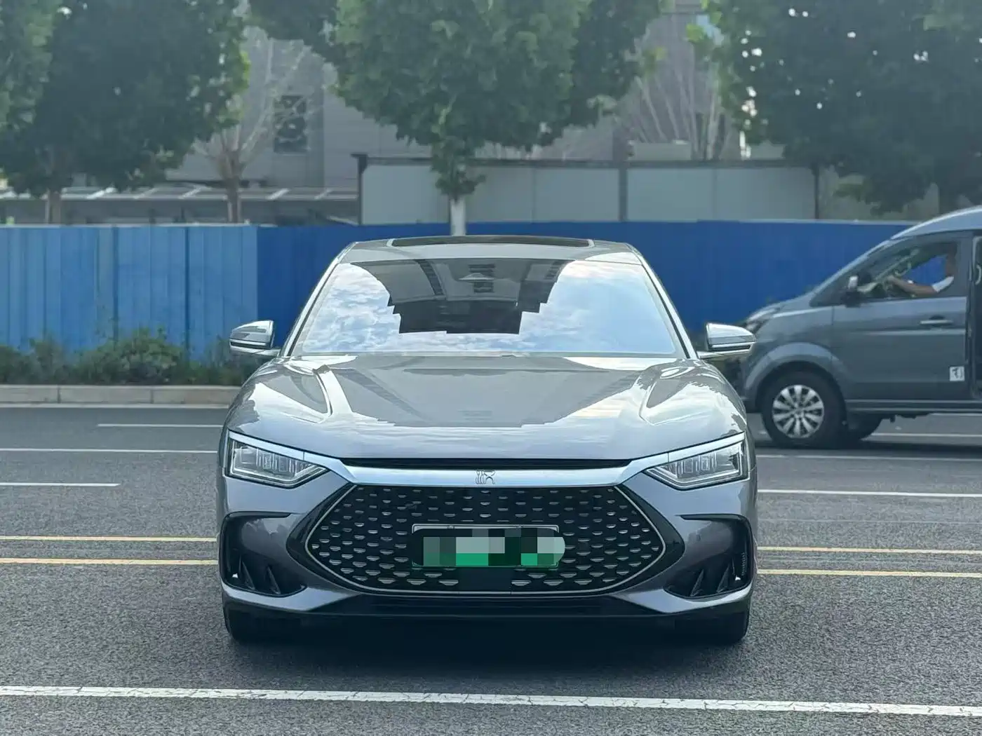 Фото 2 - BYD Han