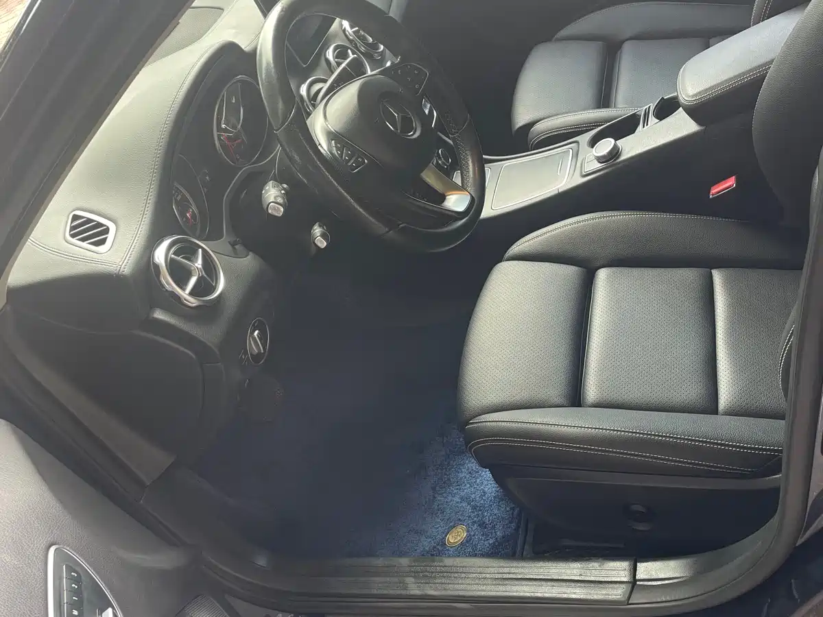 Mercedes-Benz GLA 2017 GLA 220 4MATIC Fashion фото 4