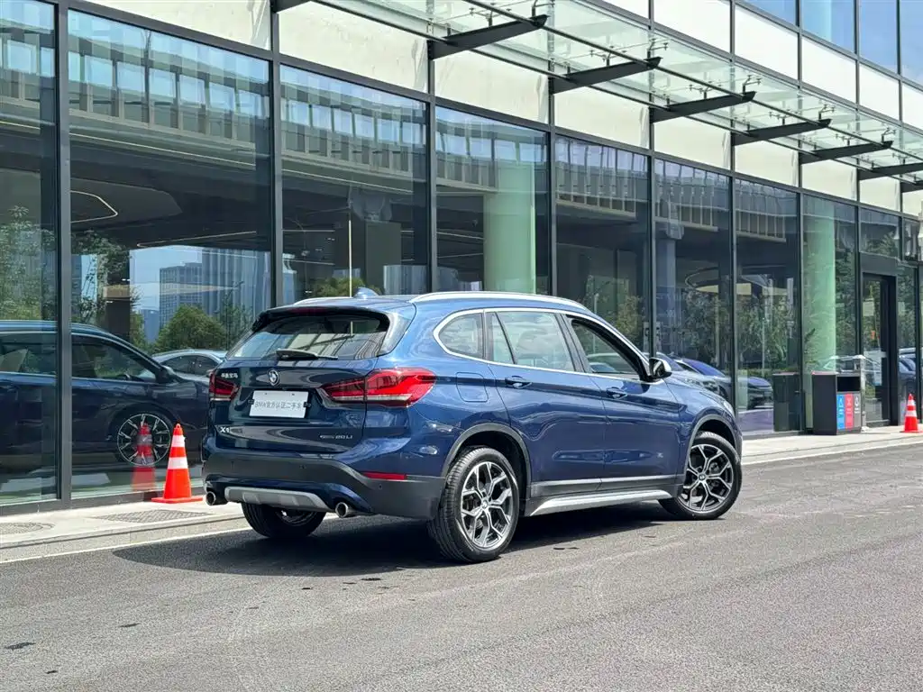 BMW X1 2022 sDrive20Li Fashion фото 6