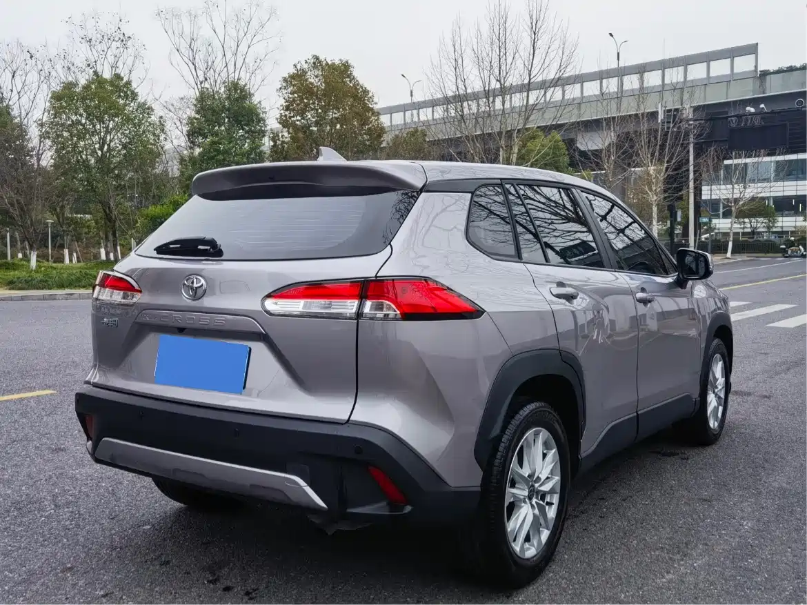 Toyota Corolla Cross 2024 Model 2.0L Pioneer Edition фото 6