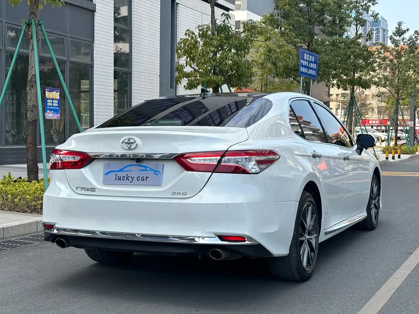 Toyota Camry 2023 2.5G Luxury Edition фото 4