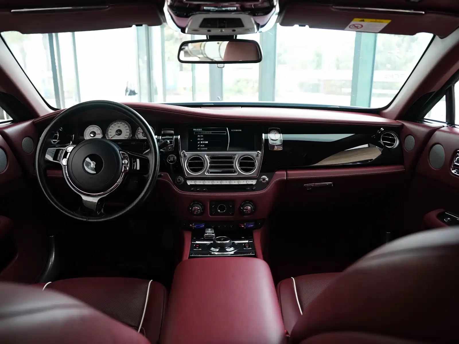 Фото 9 - Rolls-Royce Wraith