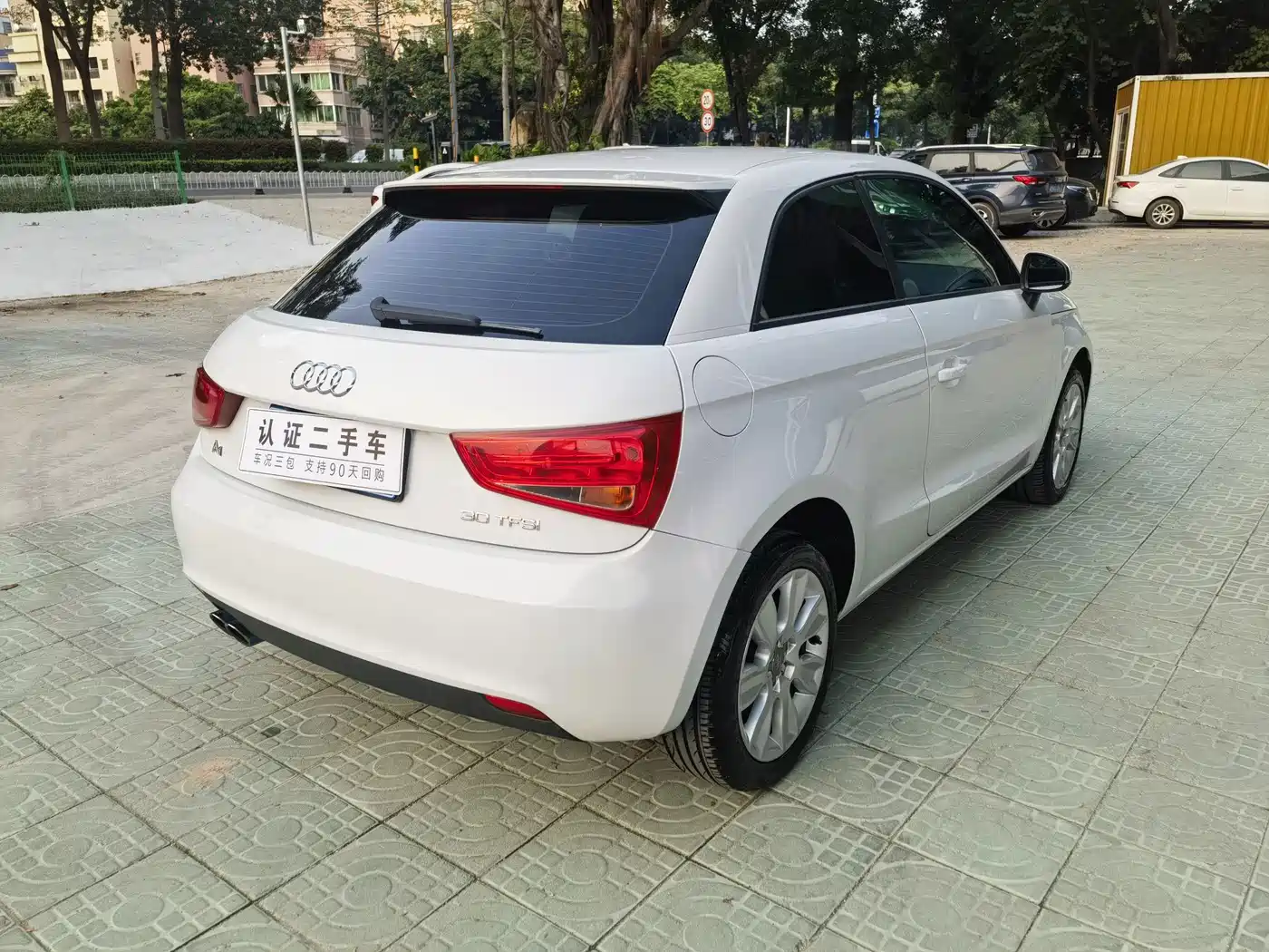 Audi A1 2015 2014 30 TFSI Fashion