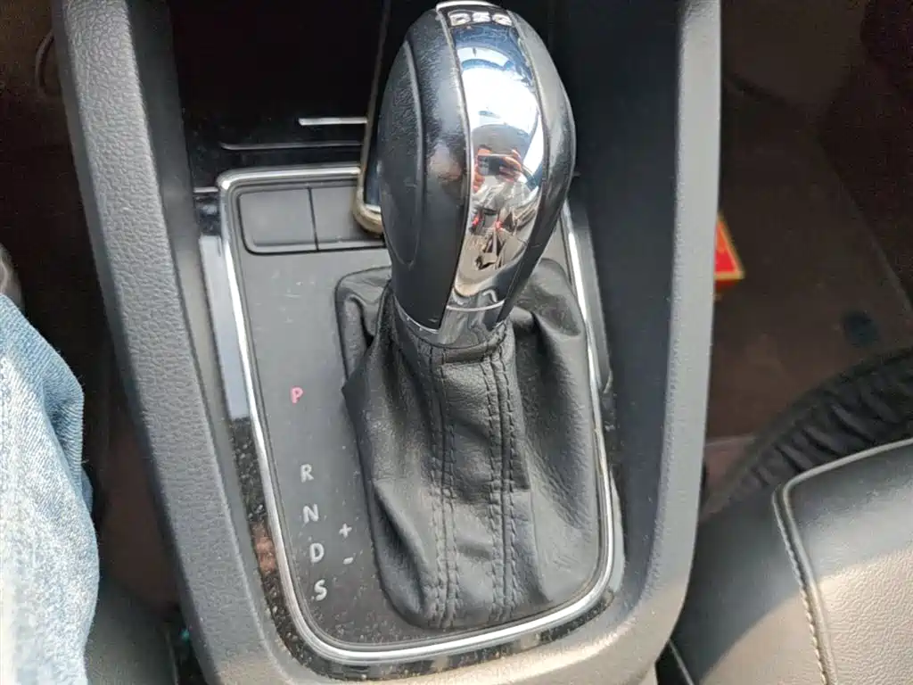 Volkswagen Sagitar 2015 230TSI Automatic Comfort фото 21