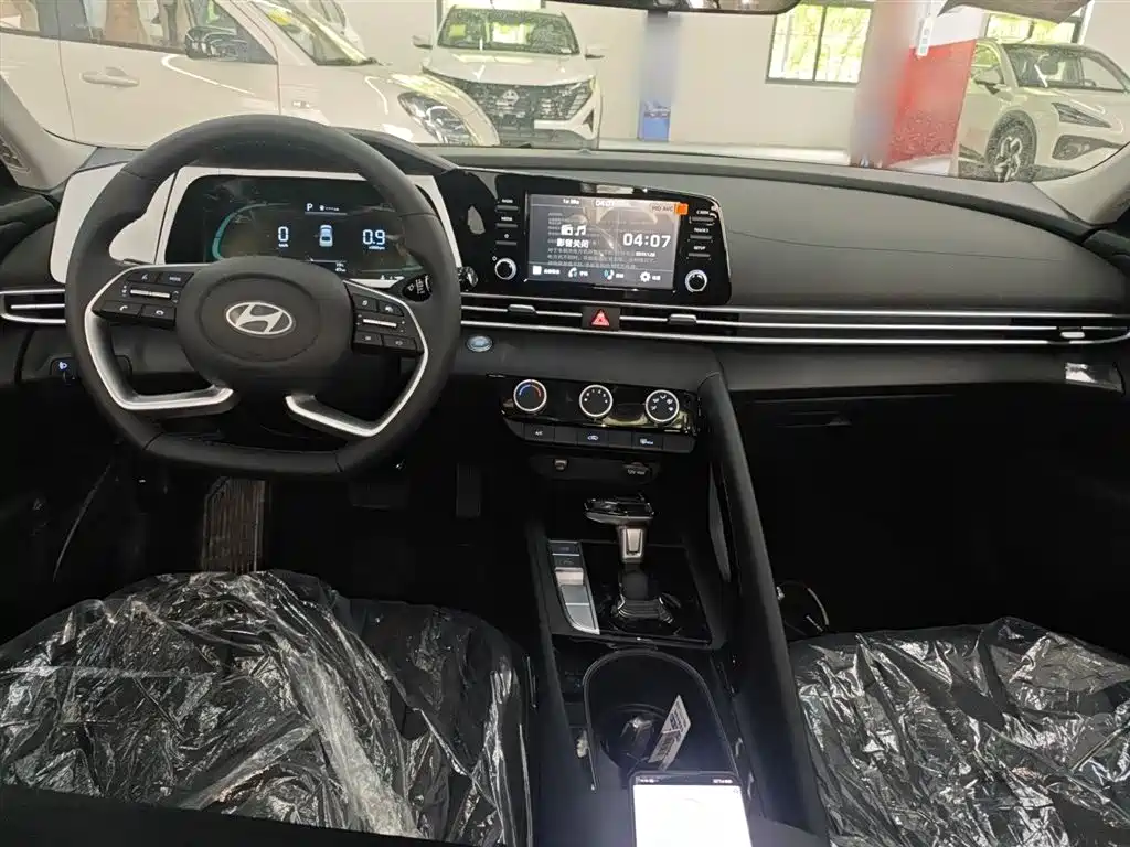 Hyundai Elantra 2023 1.5L CVT GLX Elite Edition фото 6