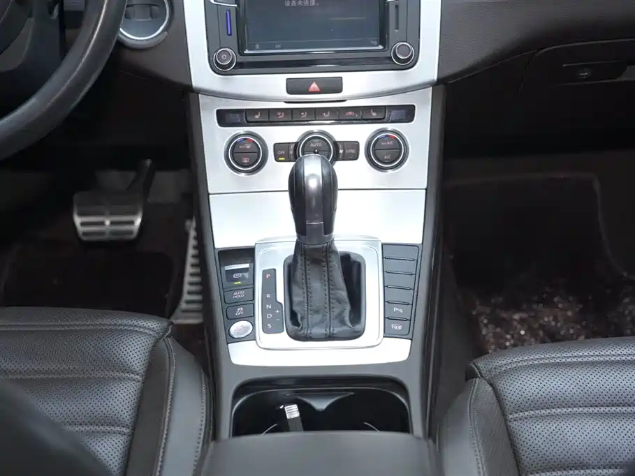 Volkswagen FAW-Volkswagen CC 2018 1.8TSI Luxury фото 15