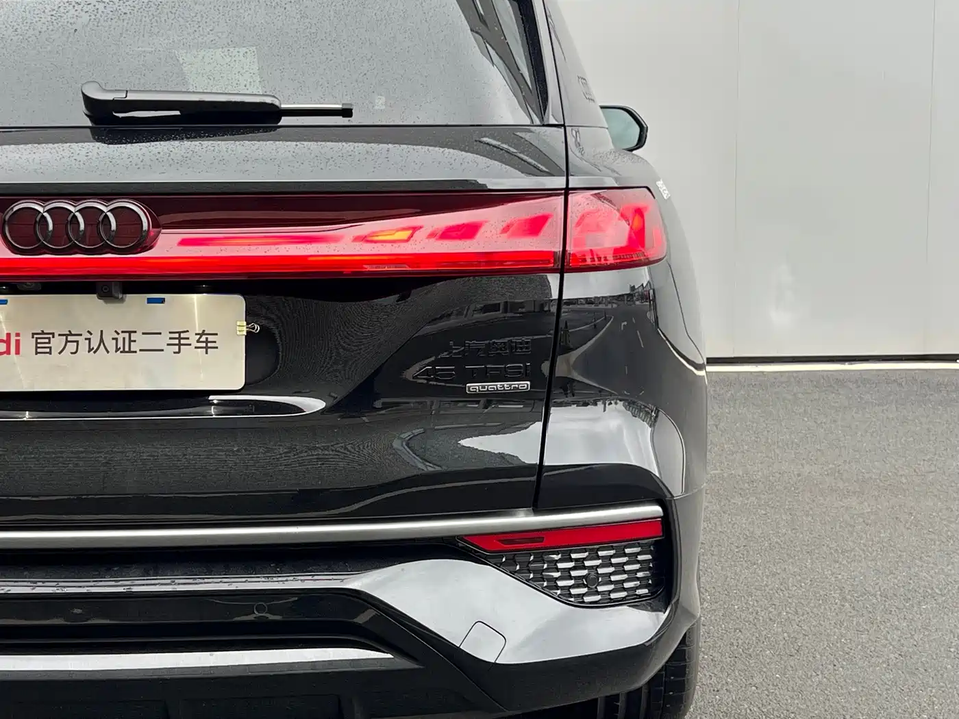 Audi Q6 2025 2024 45 TFSI quattro Black Warrior Edition 6-seater