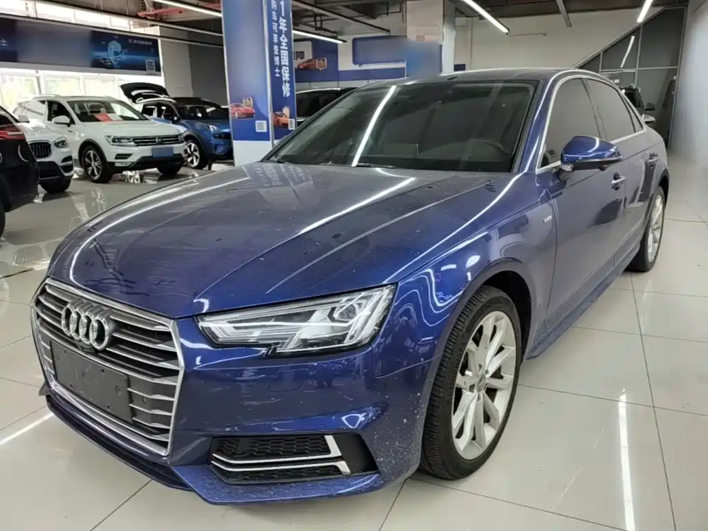 Фото 1 - Audi A4L