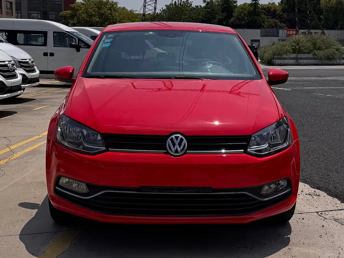 Volkswagen Polo 2014 1.6L Automatic Comfort Edition фото 2