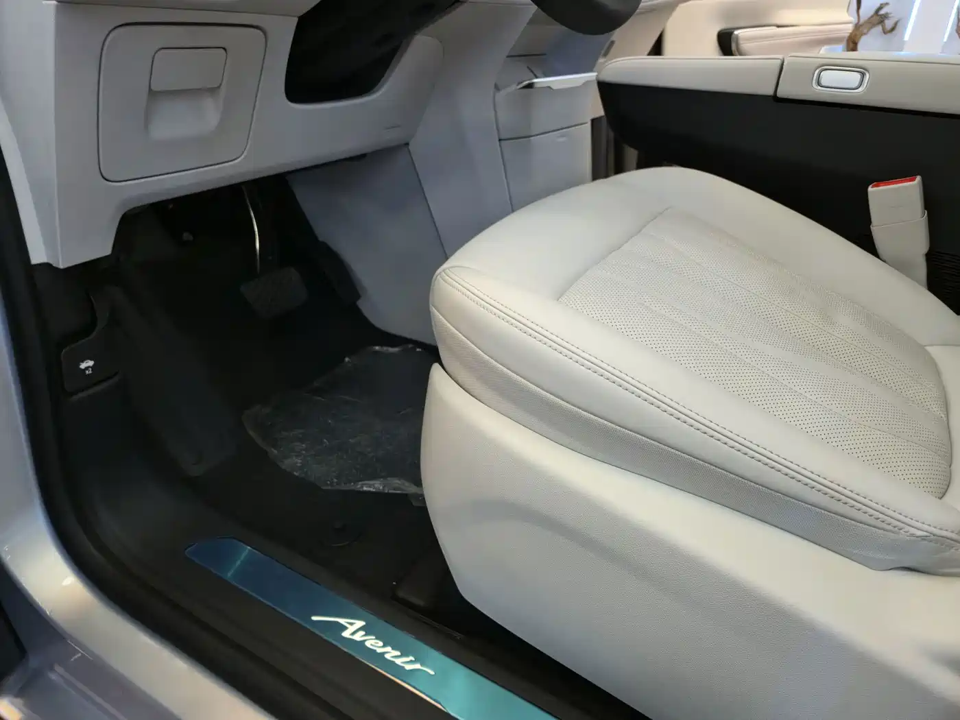 Buick GL8 New Energy 2024 2024 Landglory Luxury Edition 7-Seater