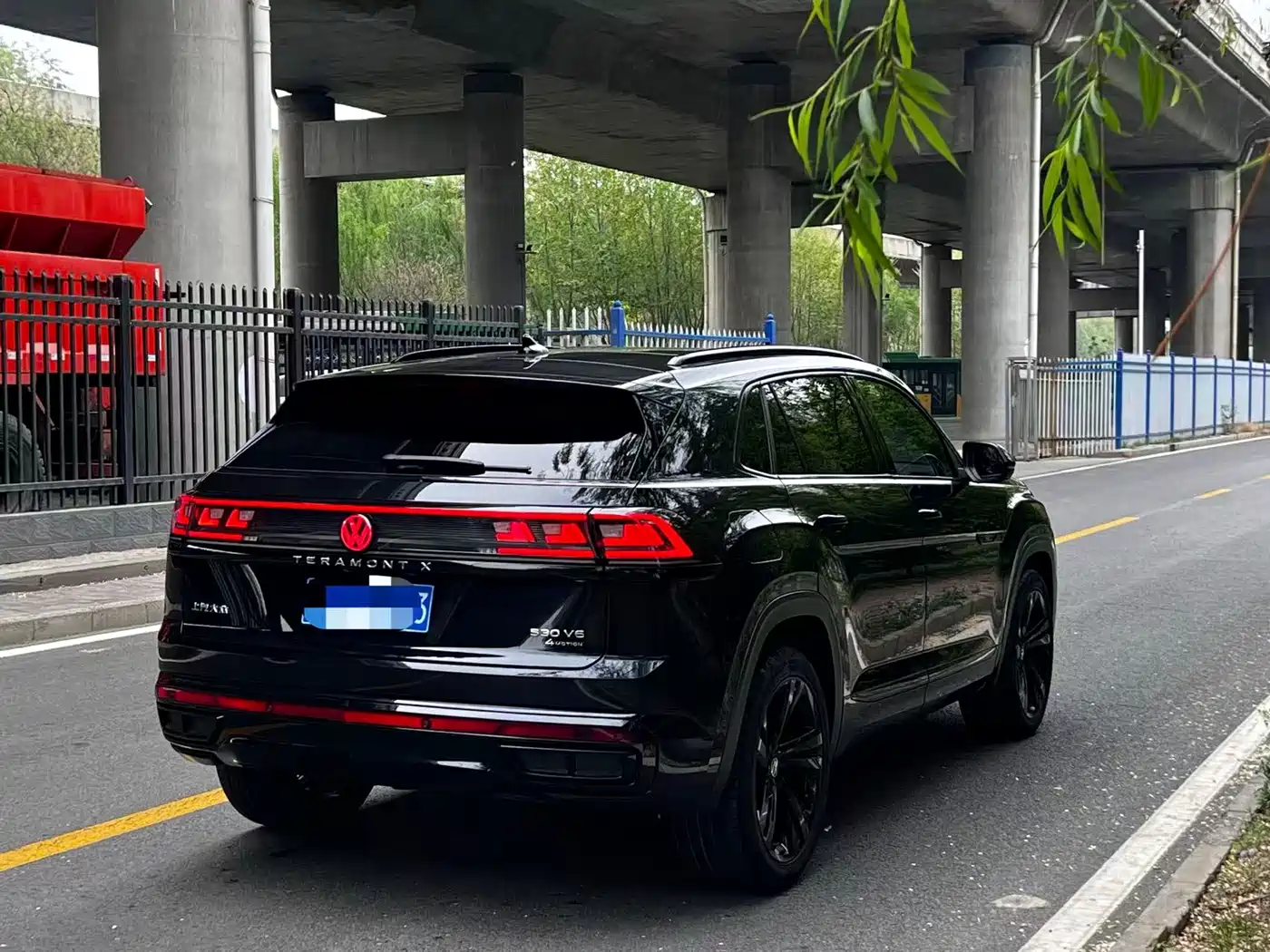 Volkswagen Teramont 2024 530 V6 4WD Dragon Auspicious Edition фото 9