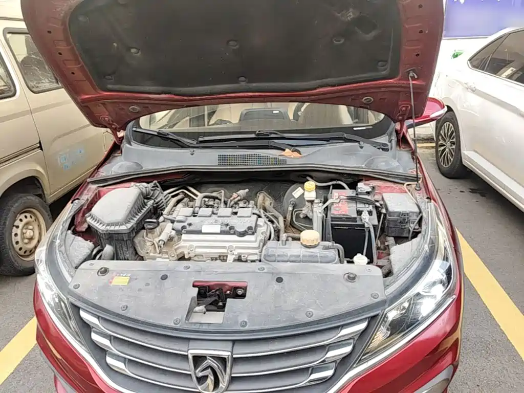 Baojun 310W 2018 2017 1.5L Manual Fashion Edition (China V)