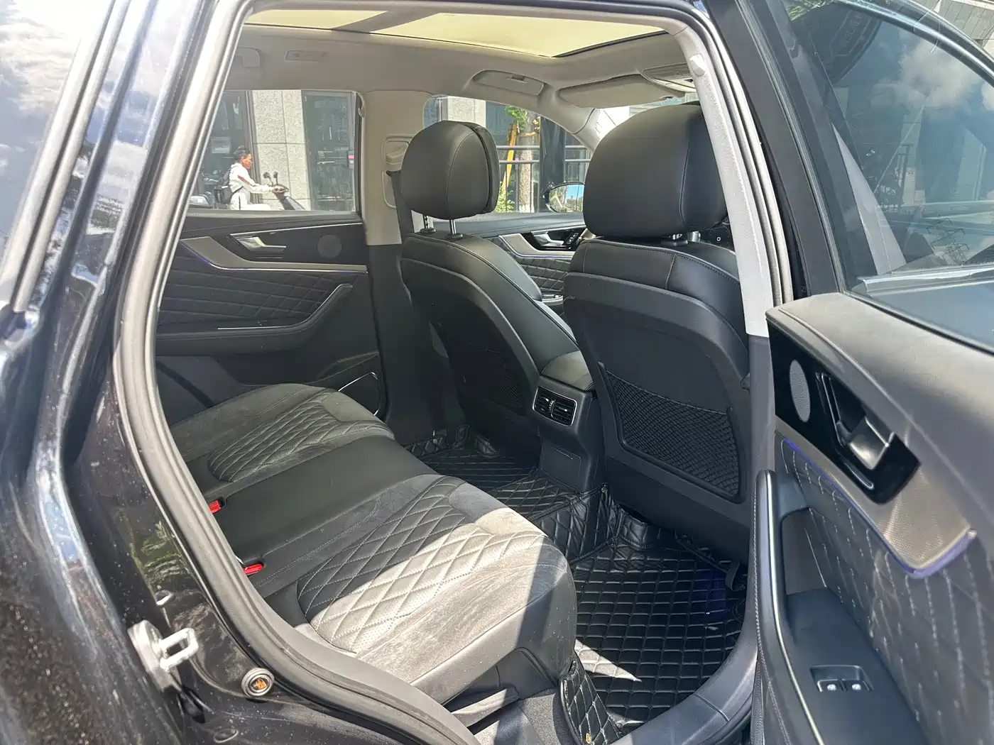 Hongqi HS5 2019 2.0T Smart Connect Joy Edition фото 12