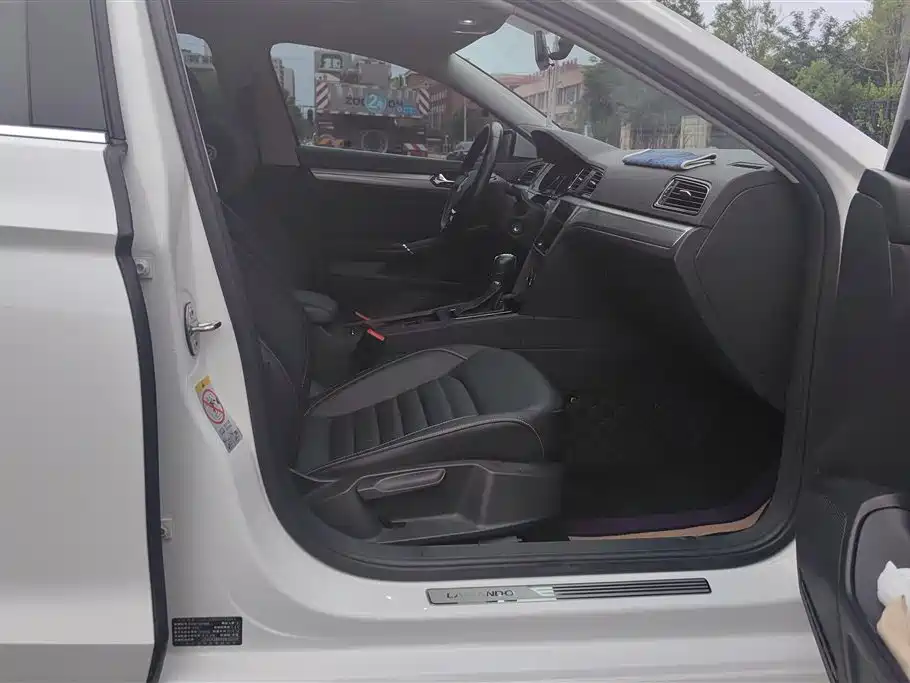 Volkswagen Lamando 2017 280TSI DSG Comfort Edition фото 8