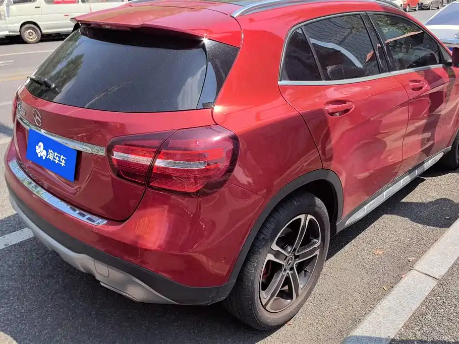 Mercedes-Benz GLA 2018 GLA 200 Fashion фото 3