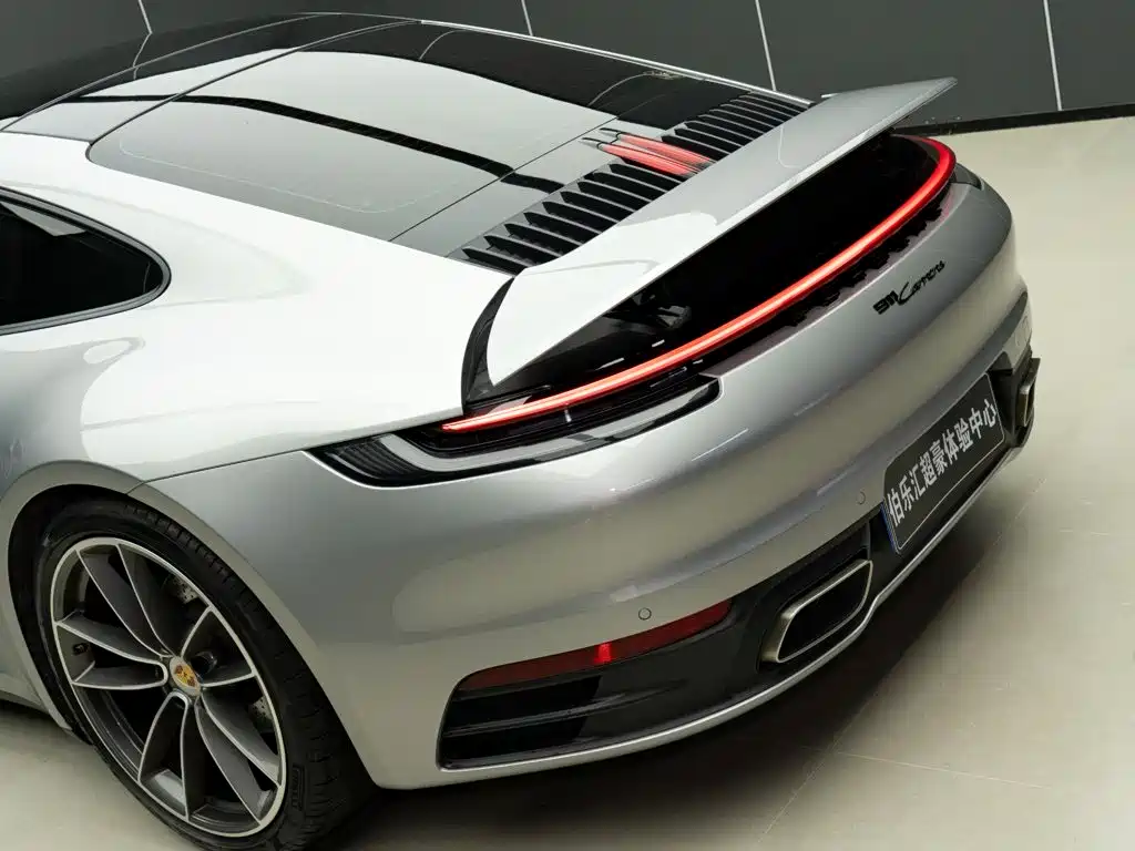 Photo 8 - Porsche 911