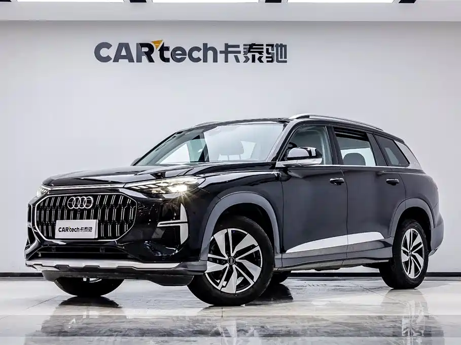 AUDI Q6
