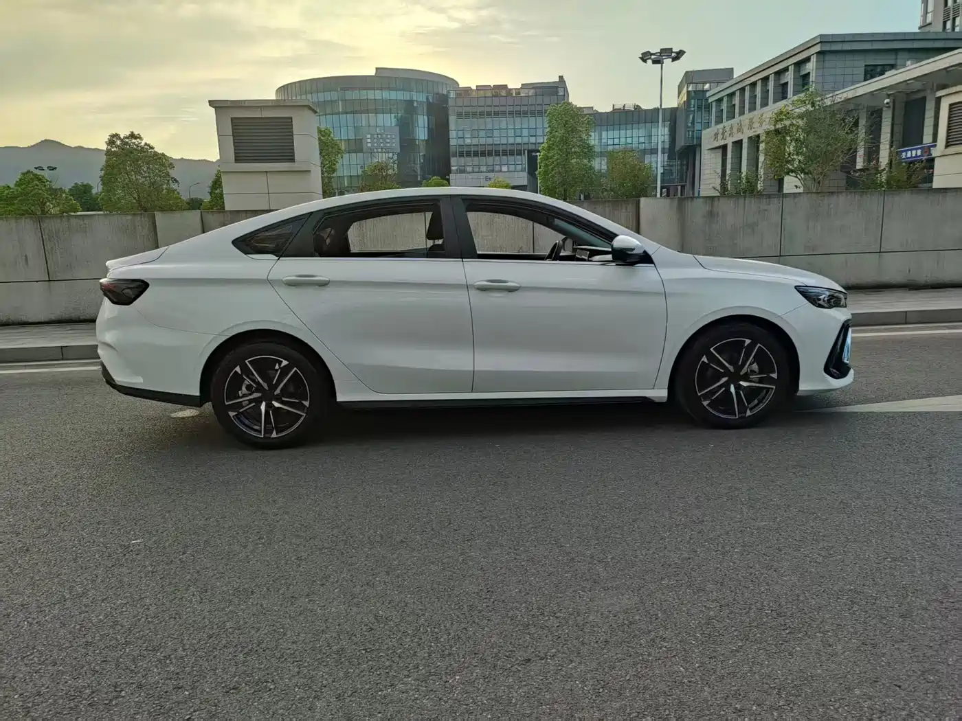 GEELY AUTOMOBILE BINRUI