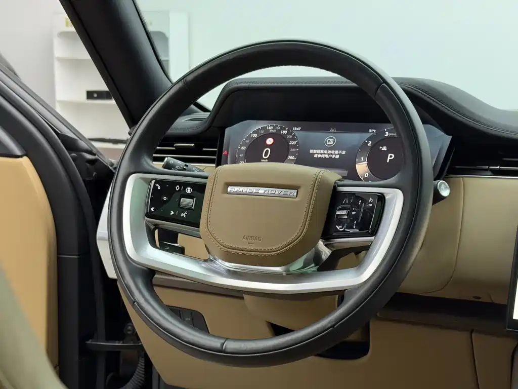 Photo 13 - Land Rover Range Rover