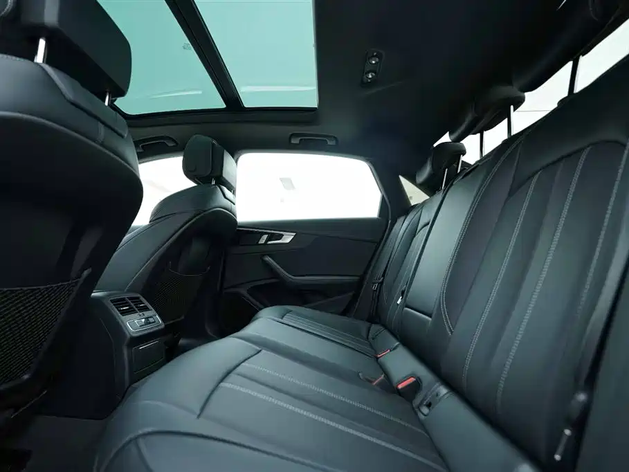 Audi A4L 2024 40 TFSI Luxury Dynamic фото 20