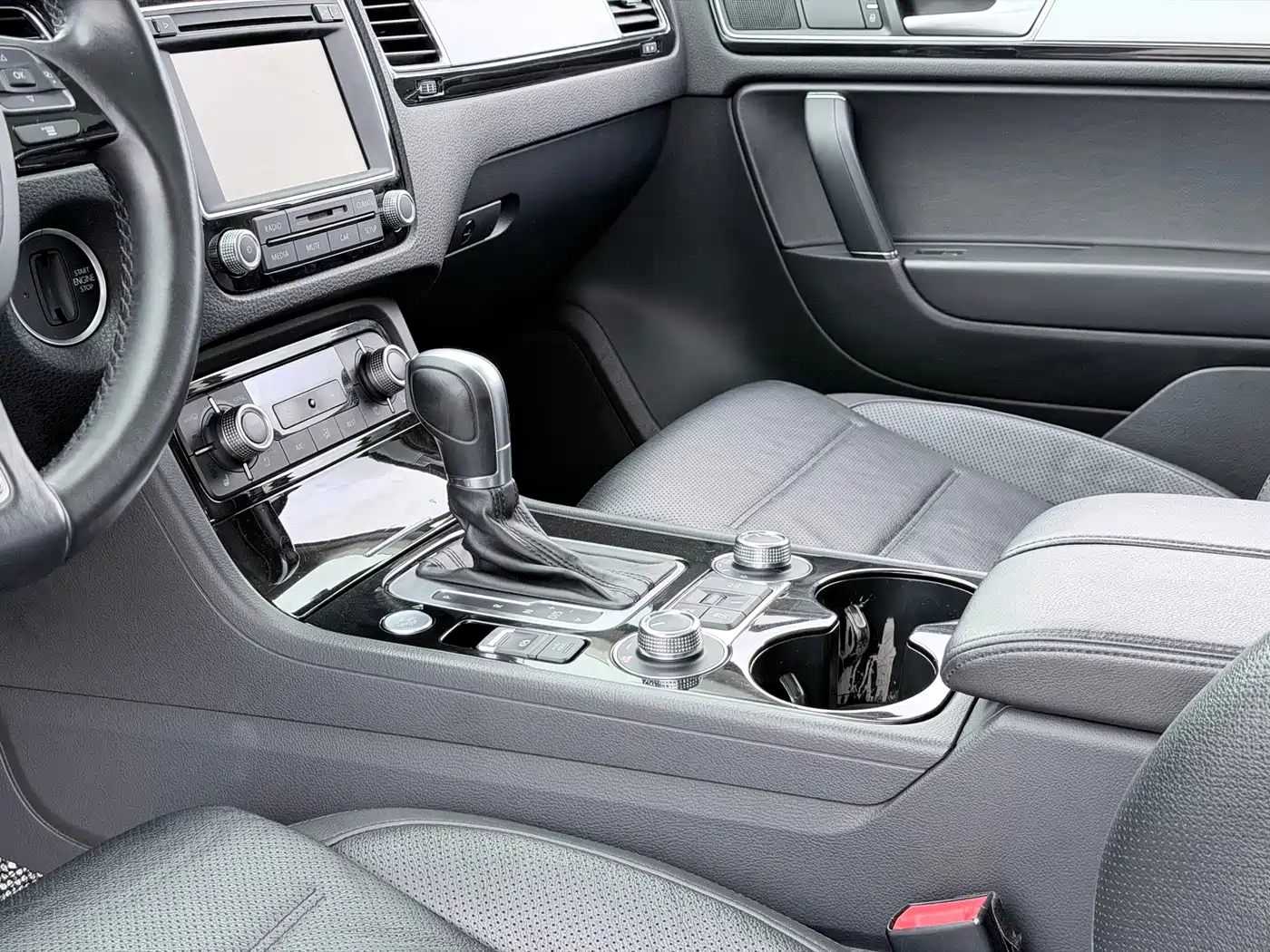 Volkswagen Touareg 2017 3.0TSI Explorer Edition фото 9