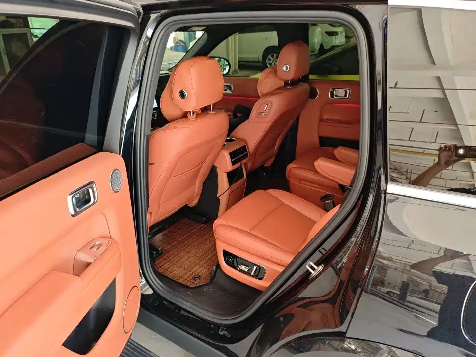Photo 5 - Li Auto Li L8