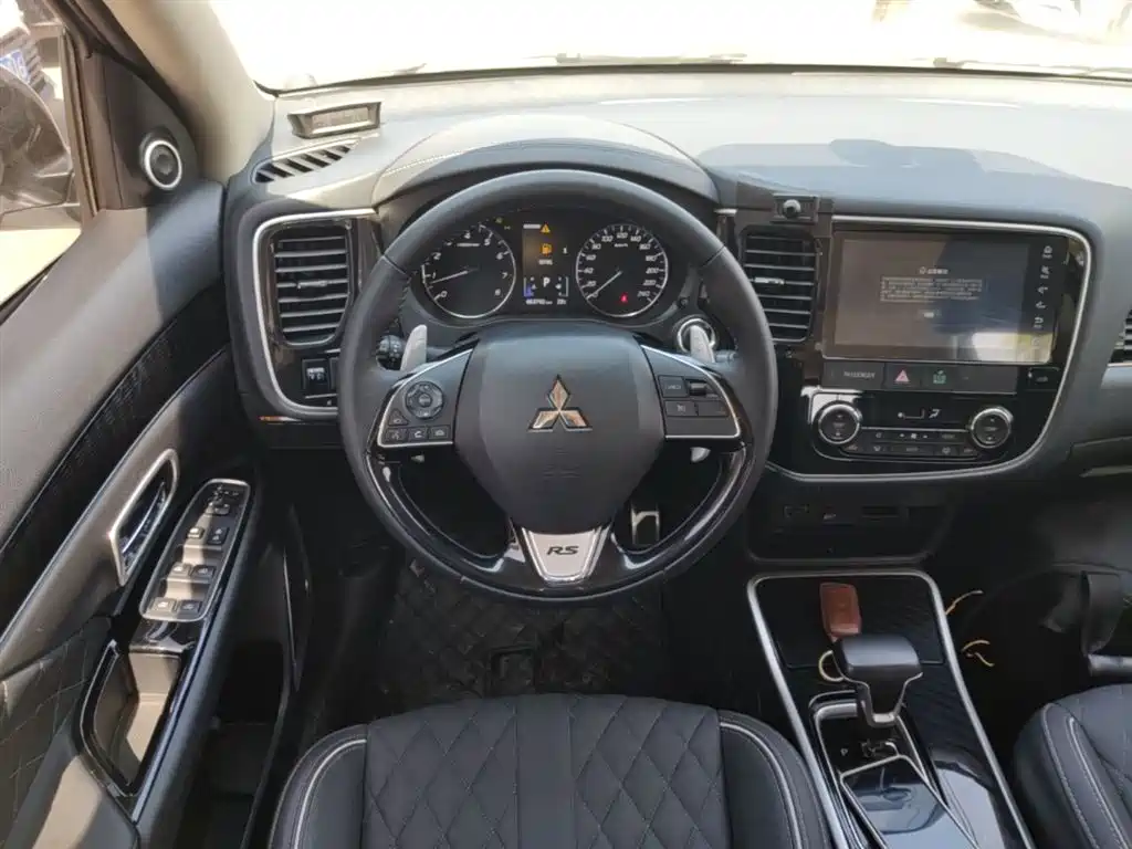 Mitsubishi Outlander 2021 2.4L 4WD Yaodong Edition 5-seater фото 11