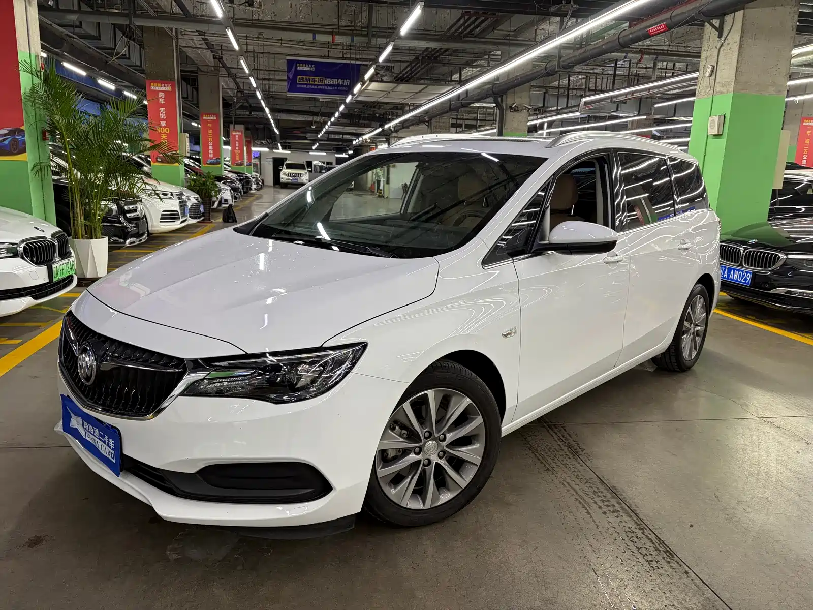 Фото 1 - Buick GL6