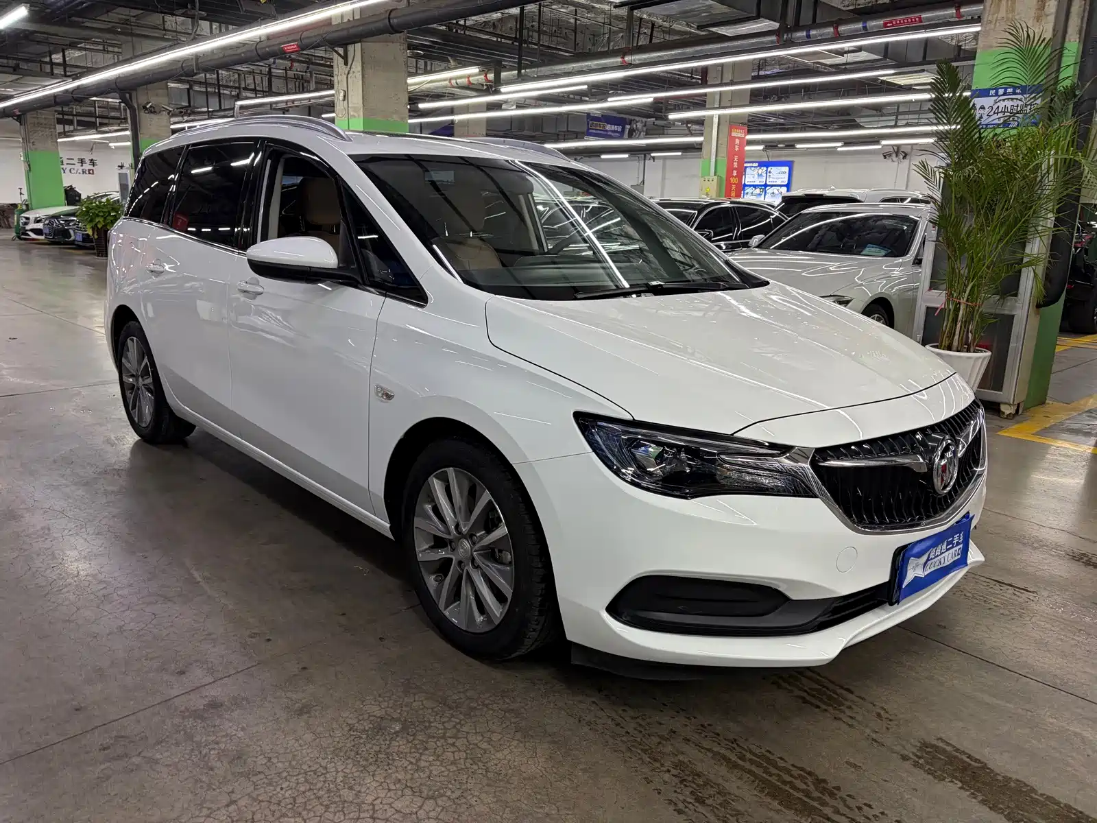 Фото 2 - Buick GL6